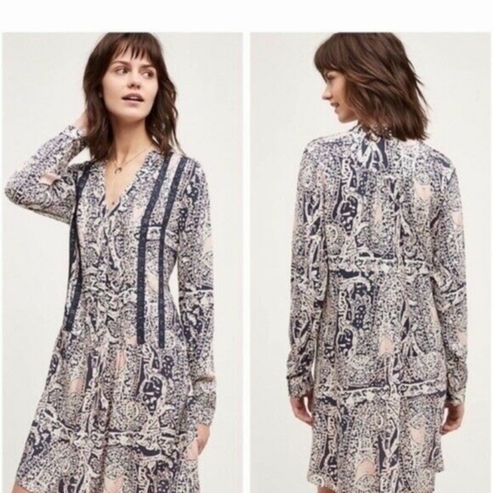 ANTHROPOLOGIE/TINY cream, blue with mauve “Caviana” shirt dress in size XXS. EUC
